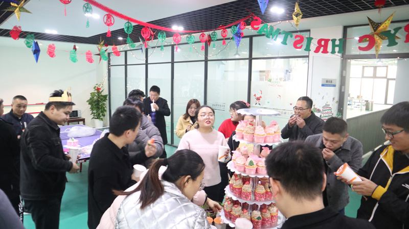 繽紛平安夜，歡樂圣誕節(jié) | 寶開舉辦第四季度員工集體生日會(huì)