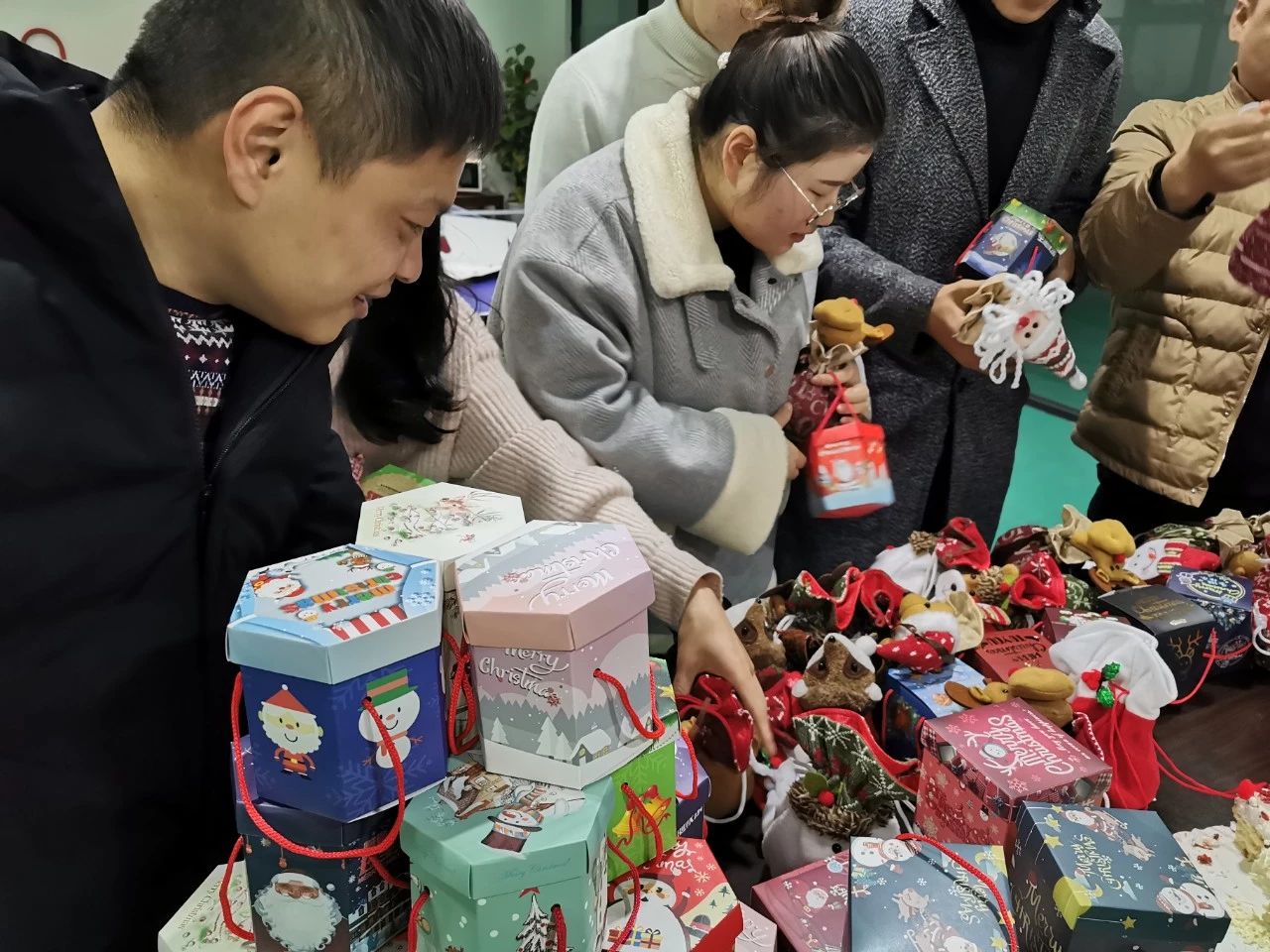 圣誕主題生日趴 | 濃情暖意平安夜，誕愿有你共前行