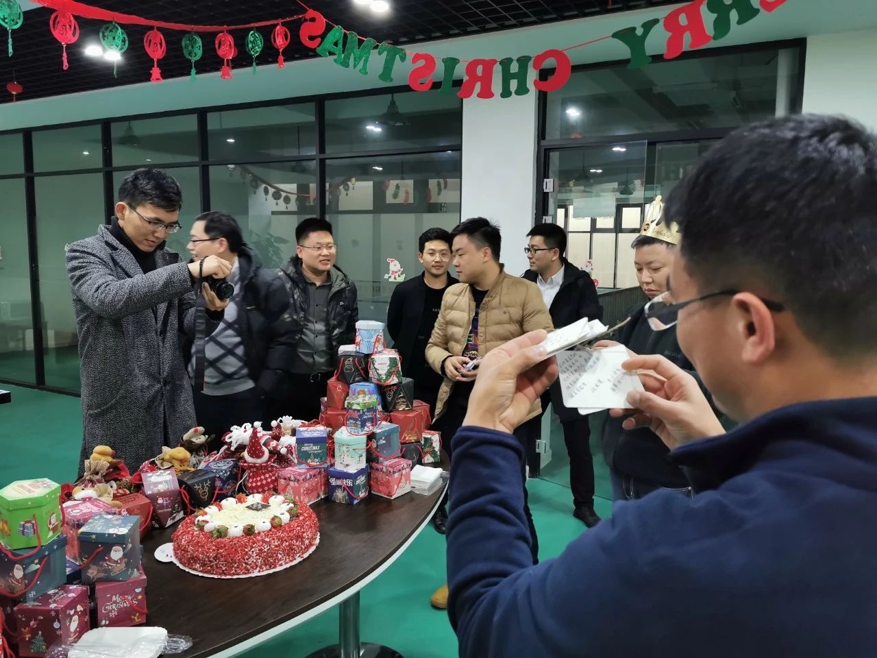 圣誕主題生日趴 | 濃情暖意平安夜，誕愿有你共前行