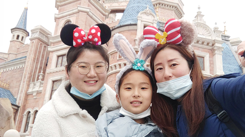 Happy Women’s Day | 歡度三八節(jié)，我們相約上海迪士尼樂(lè)園